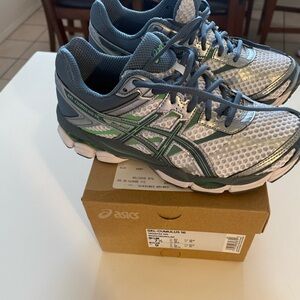 ASICS Cumulus 16